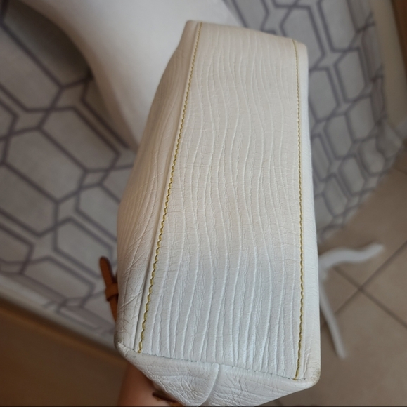 Dooney and Bourke white leather bag - Picture 9 of 14